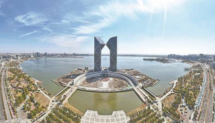 上海 中银金融中心雄姿初现