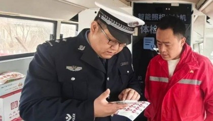 轮台公安：整治+宣传+服务 筑牢农村道路交通安全网