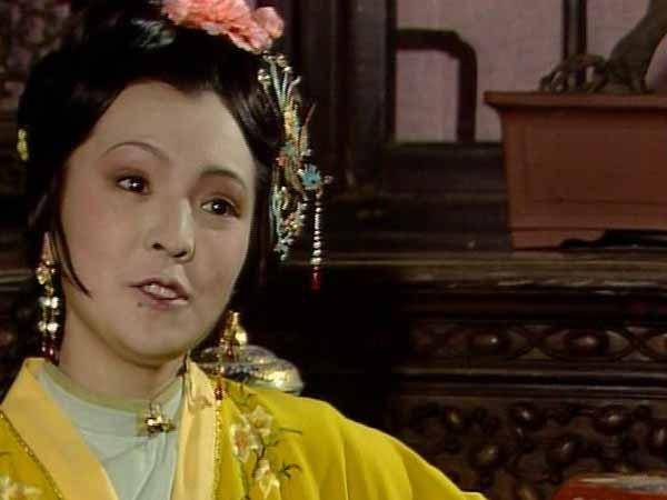 薛蟠被打，香菱险遭贩卖；宝姐姐的两次“救场”道尽了薛家的本象