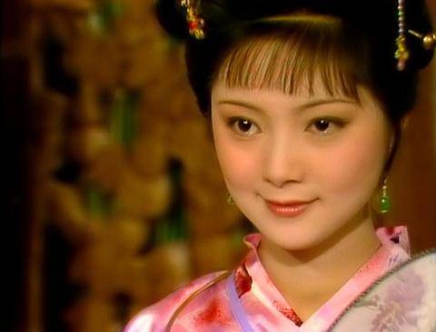 薛蟠被打，香菱险遭贩卖；宝姐姐的两次“救场”道尽了薛家的本象