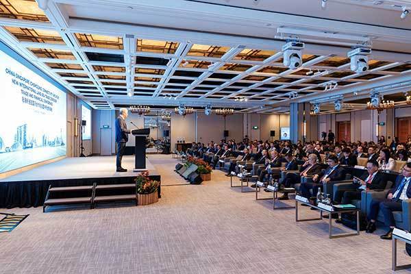 2025中新金融峰会在新加坡举行 促进中国西部与东盟国家金融互联互通