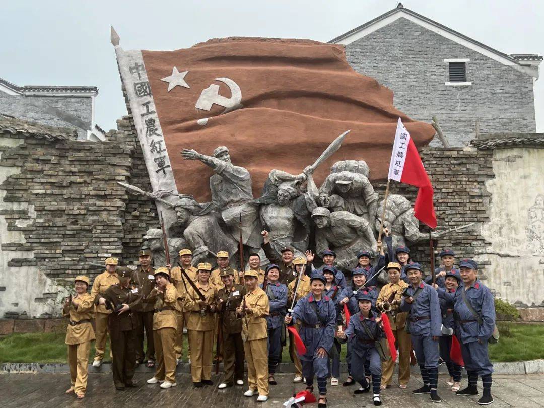 『登顶云上草原 · 武功山』武功山、探秘金庐陵、DJ篝火狂欢晚会、净居寺祈福 纯玩3日游丨每周六发团