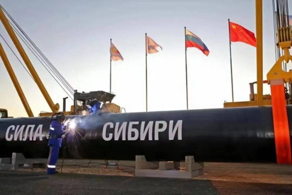 普京离开北京后,抵达海参崴与中方谈能源合作