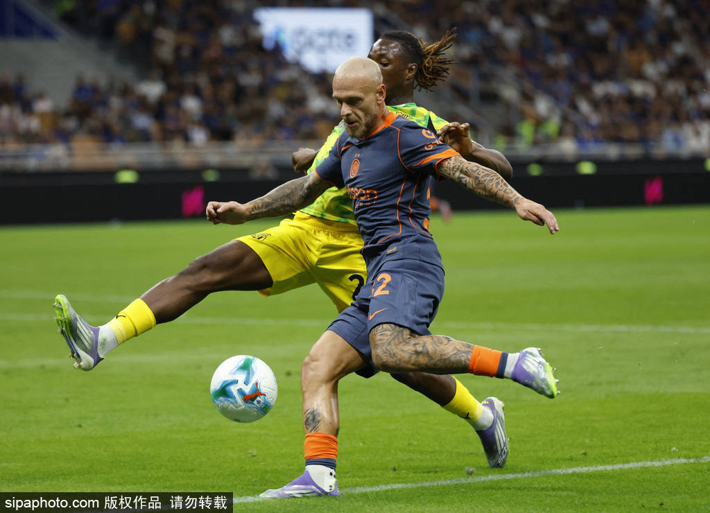 意甲-迪马尔科建功奥古斯托造乌龙 国际米兰2-1萨索洛